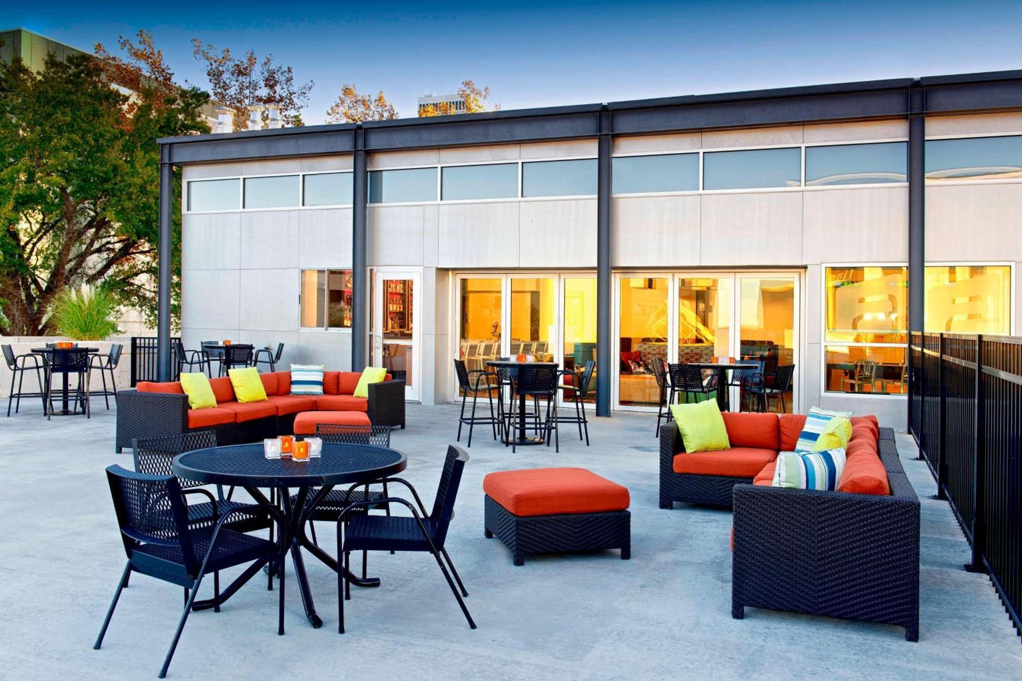Hotel Aloft Tulsa Downtown Esterno foto